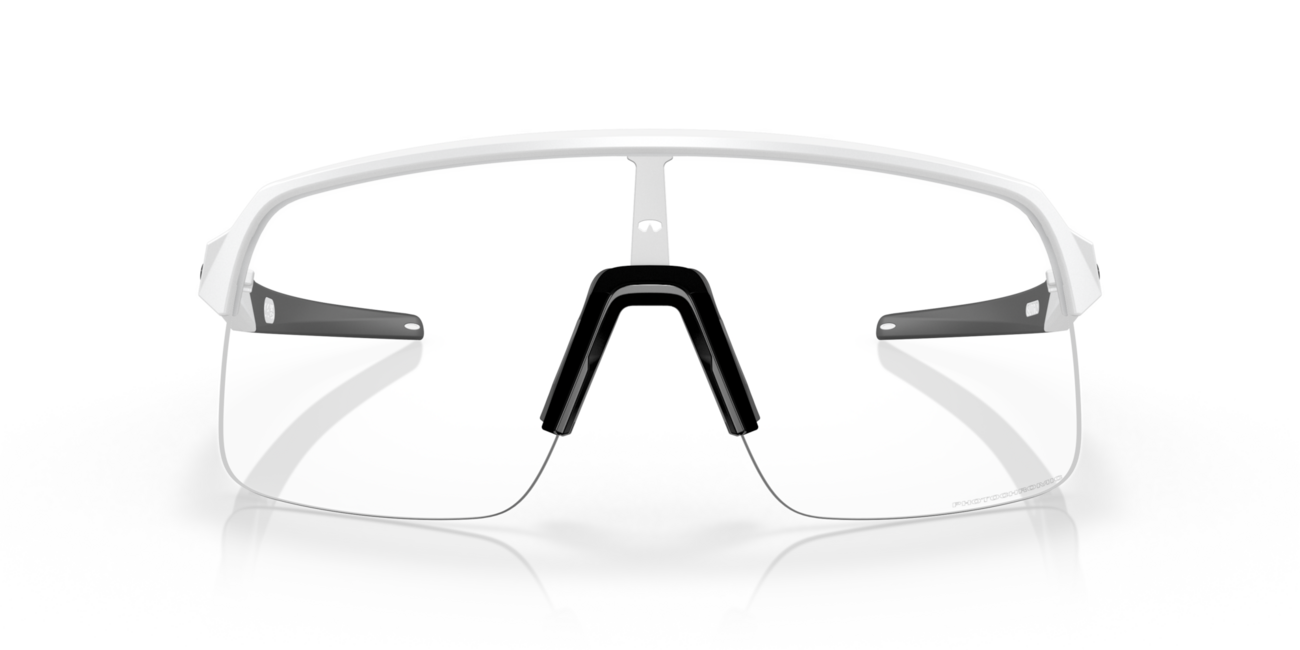 Oakley Sutro Lite occhiali fotocromatici con telaio Matte White e con le diapositive Clear Photochromic