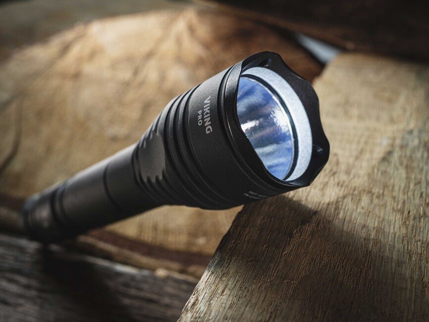ArmyTek Viking Pro torcia tascabile a LED bianchi da 2050 lm 136 g