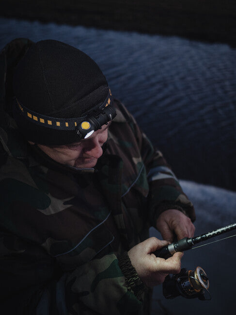 ArmyTek Wizard C1 Pro lampada frontale a LED bianchi con supporto magnetico 1000 lm 1440 h 55 g