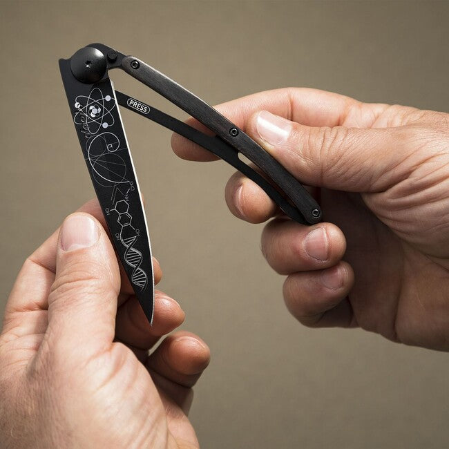 Deejo Tattoo coltello di chiusura Legno di ebano nero, Scienza