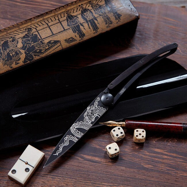 Deejo Coltello di chiusura Tatuaggio nero in legno d'ebano Drago giapponese