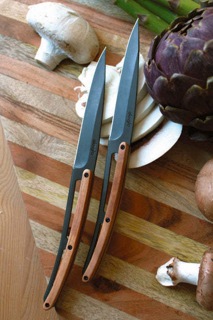 Deejo Set di 6 coltelli da bistecca con lama in titanio e superficie in legno d'ulivo