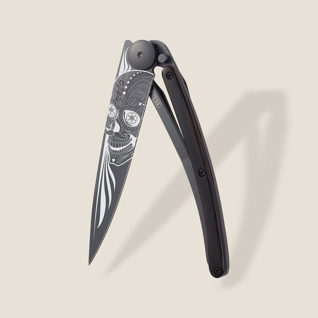 Deejo Latino Skull chiusura coltello nero tatuaggio biker legno ebano