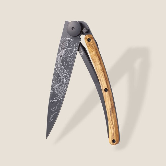 Deejo Tattoo coltello pieghevole legno d'ulivo nero Pesci