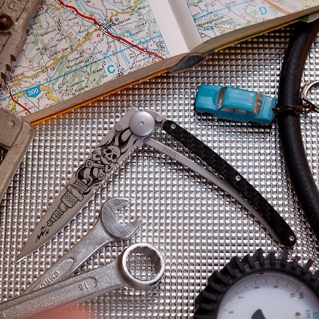 Deejo Tattoo Serration coltello di chiusura titanio fibra di carbonio Biker