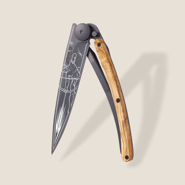 Deejo Tattoo Coltello di chiusura Legno d'ulivo nero Sagittario