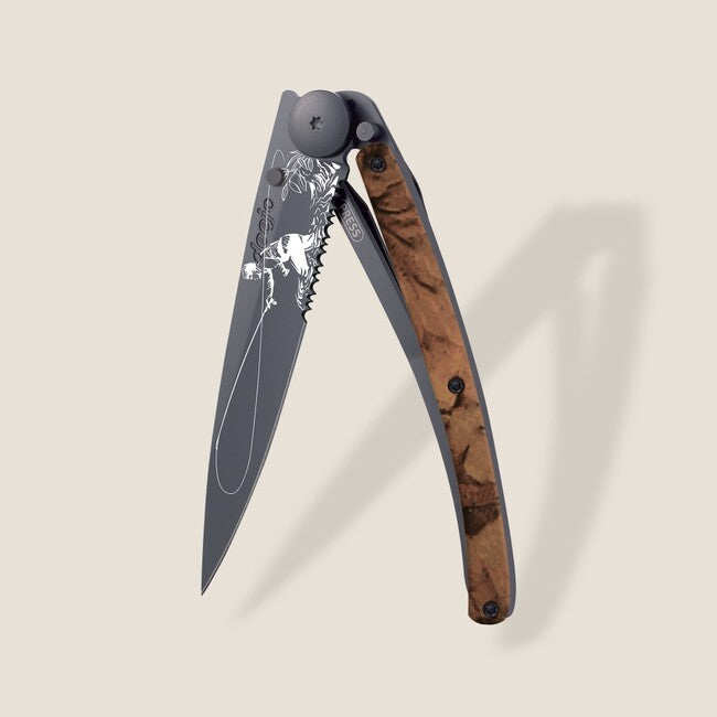 Deejo Tattoo Serration coltello di chiusura , marrone camo