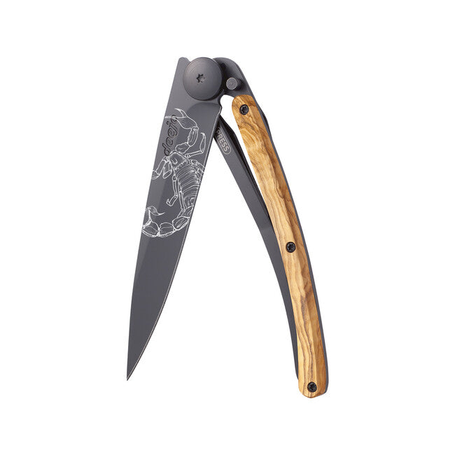 Deejo Tattoo coltello da chiusura nero in legno d'ulivo Scorpio