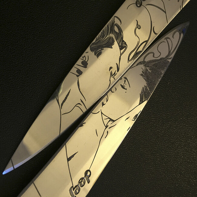 Deejo Il Bacio set di 2 coltelli tascabili