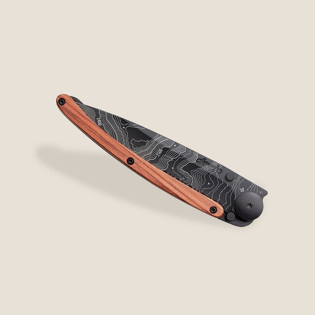 Deejo Coltello seghettatura in legno di corallo nero Topografia