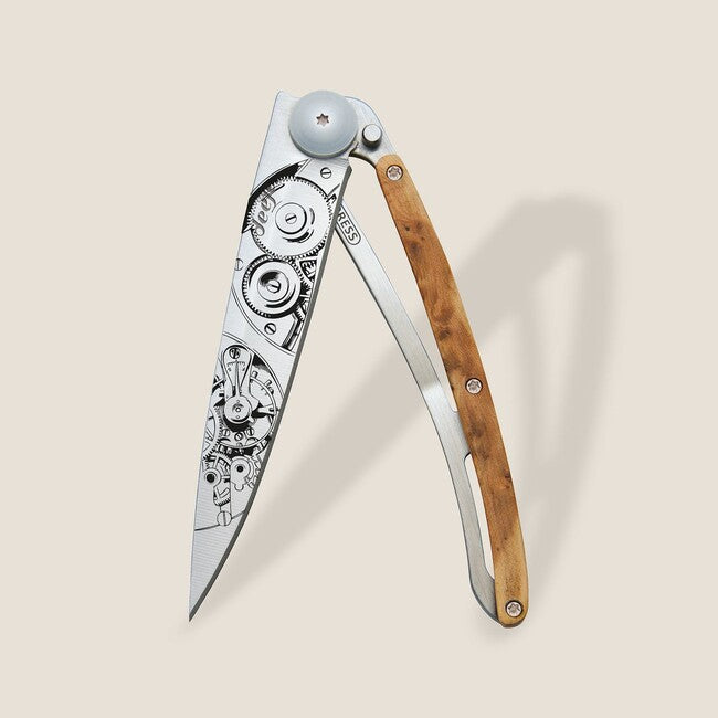 Deejo Horlogéria coltello di chiusura legno di ginepro grigio titanio orologiaio