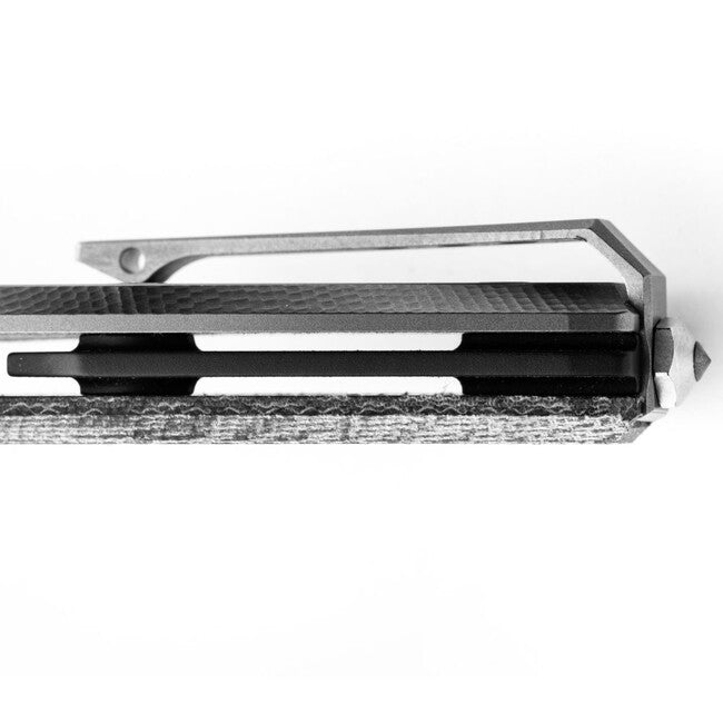 Lionsteel Myto é un coltello hi-tech per la chiusura dell'EDC con lama in acciaio M390 MYTO MT01 CVB.