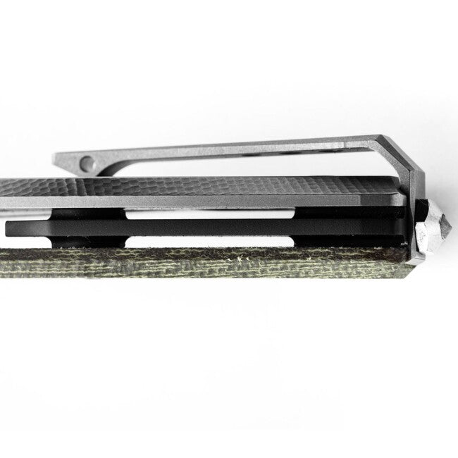 Lionsteel Myto é un coltello hi-tech per la chiusura dell'EDC con lama in acciaio M390 MYTO MT01 CVG.