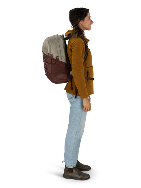 Osprey Quasar 28 zaino da città, marrone segatura/rosso raisin