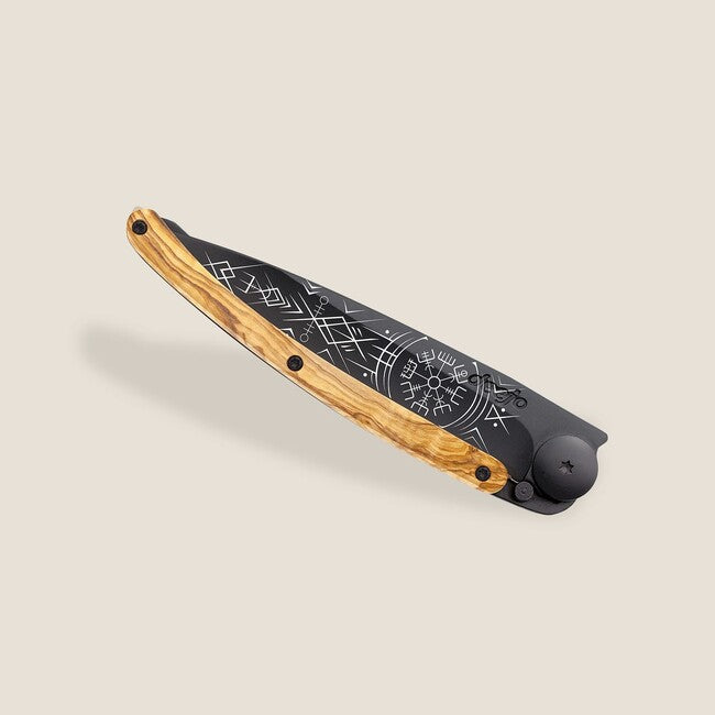 Deejo Tattoo coltello da chiusura legno d'oliva nero vichingo vegvisir
