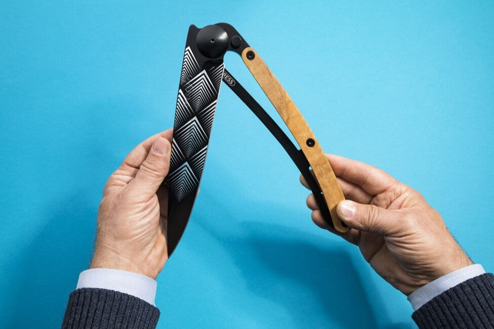 Deejo Gigante coltello di chiusura, nero Art Déco