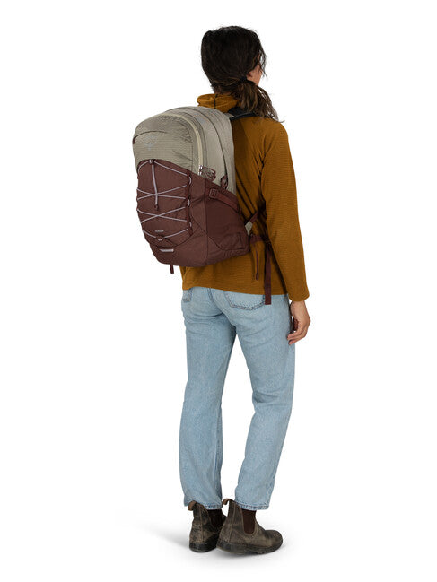 Osprey Quasar 28 zaino da città, marrone segatura/rosso raisin