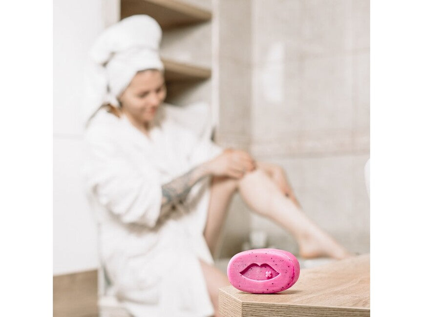 Becky Blossom Peeling Soap 100g
