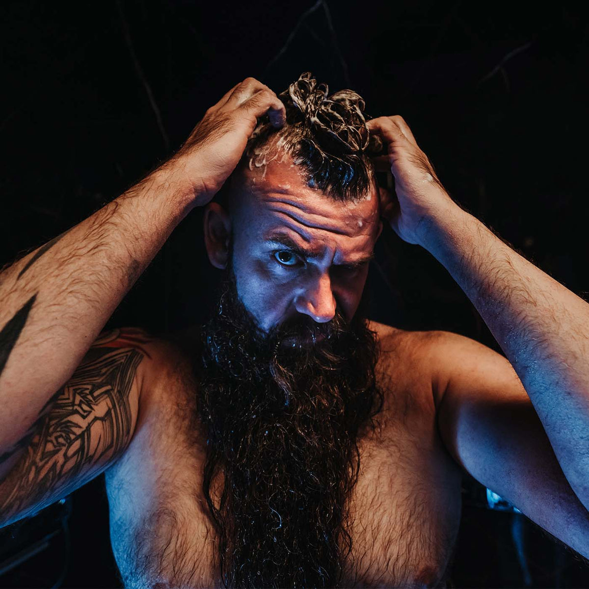 ANGRY BEARDS Urban Twofinger šampón na vlasy, 230 ml