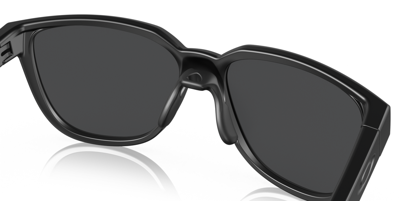 Oakley Actuator occhiali da sole con telaio Matte Black e con le diapositive Prizm Black Polar 57