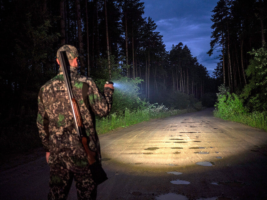 ArmyTek Viking Pro torcia tascabile a LED bianchi da 2050 lm 136 g