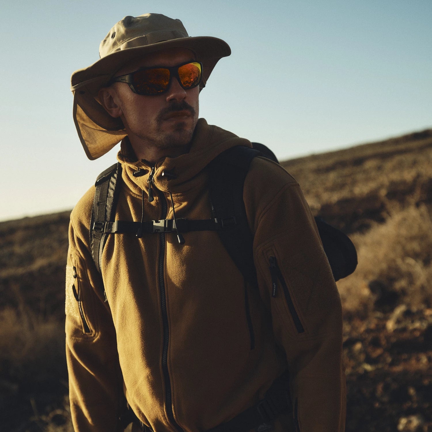 Helikon-Tex Patriot bunda flísová, čierna – v použití 2