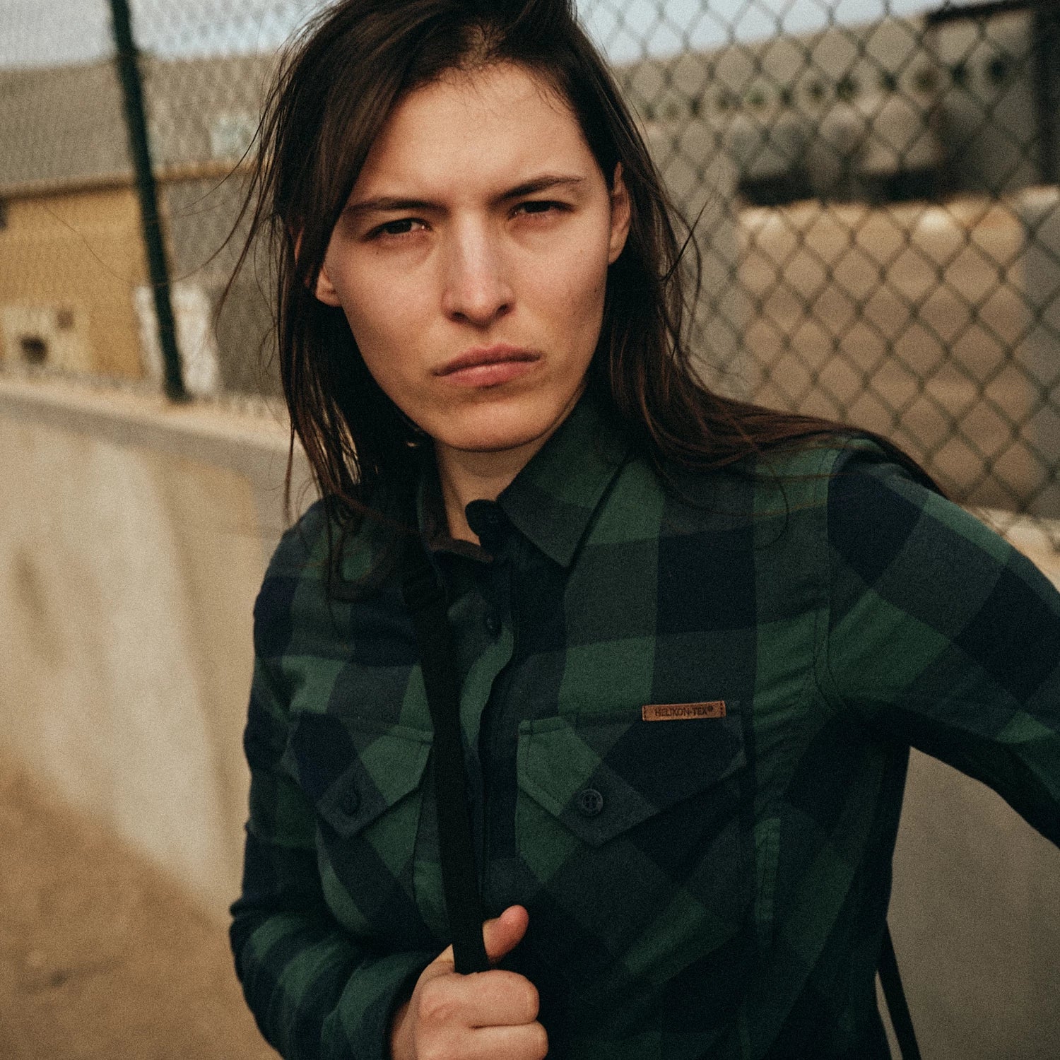 Helikon-Tex Marigold košeľa dámska, Coral Crimson Checkered – v použití 2