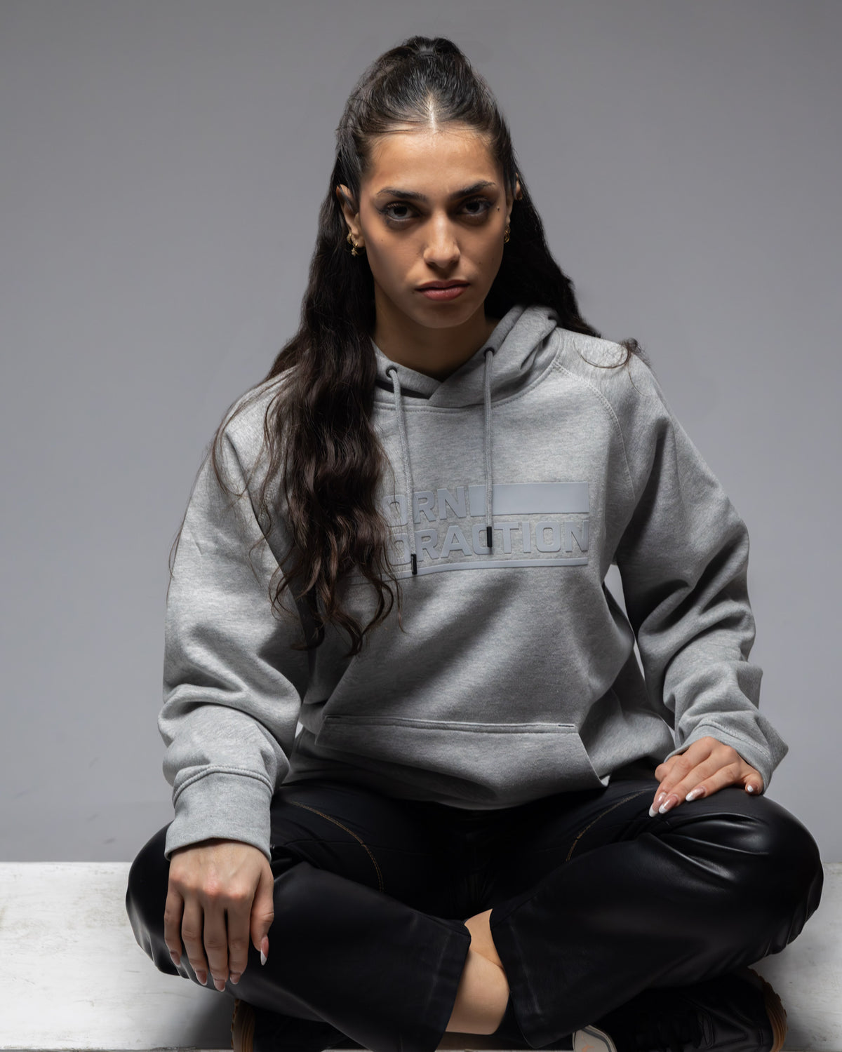Pentagon Phaeton felpa con cappuccio Born for Action, grigia cenerino