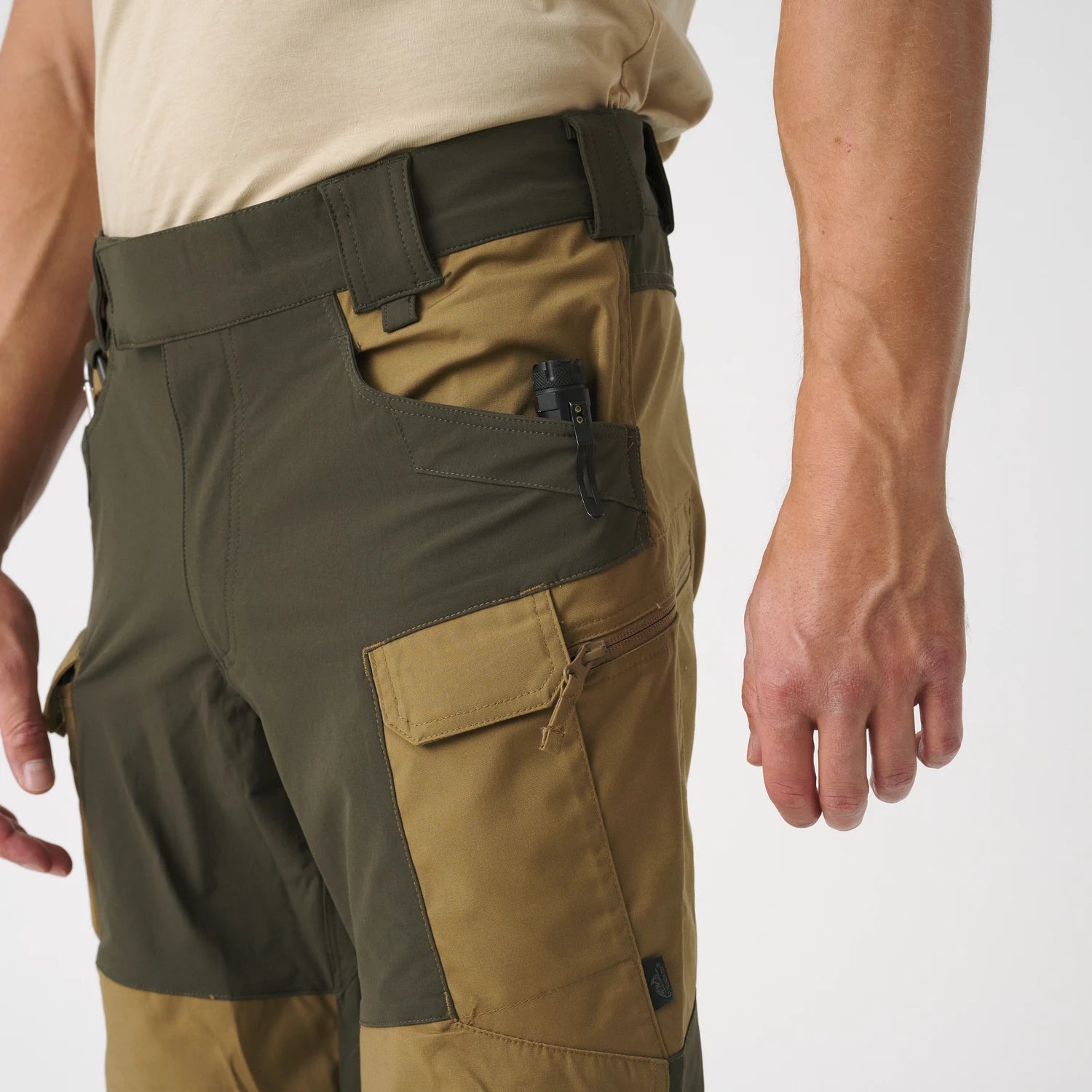 Helikon-Tex Hybrid Outback nohavice DuraCanvas, taiga green/čierna – detail 3