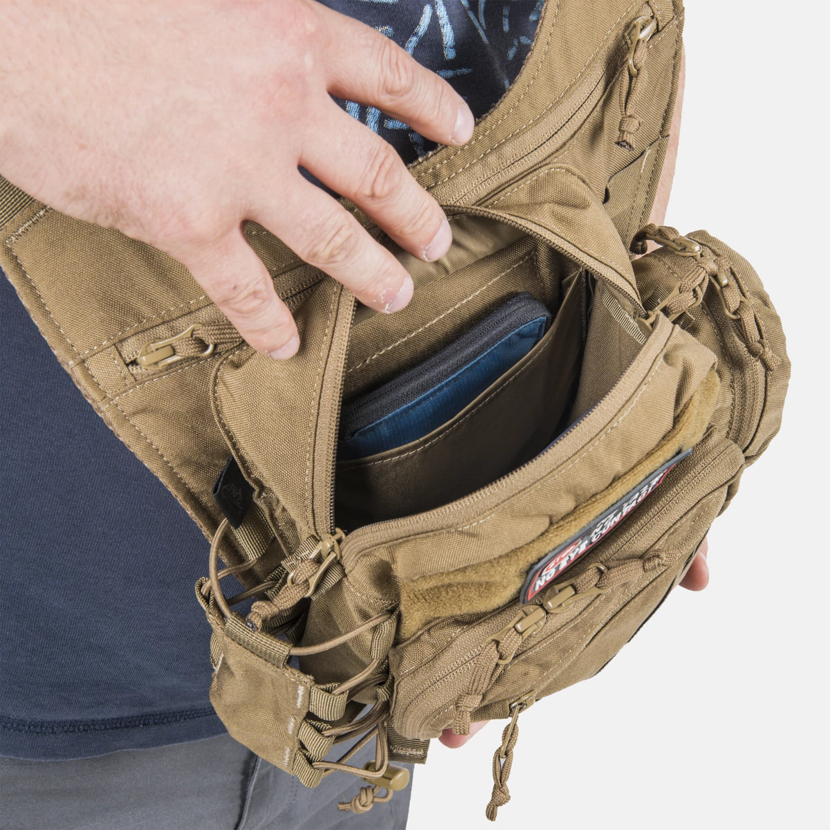 Helikon-Tex EDC SIDE BAG® kapsa cez rameno, coyote – detail 7