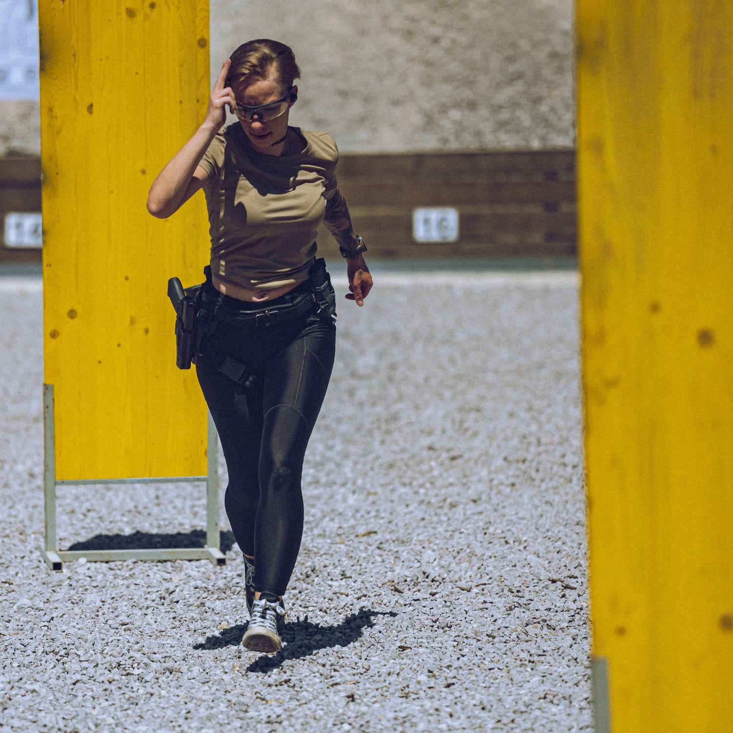Helikon-Tex Slim Organic tričko dámske, čierna – v použití 2