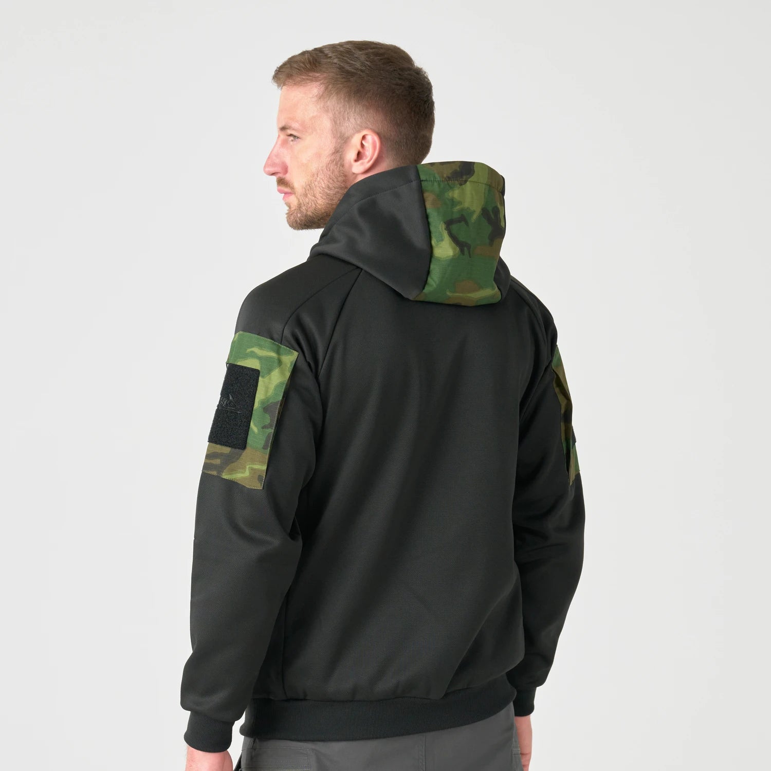 Helikon-Tex ROGUE HOODIE bunda, BLACK/DESERT NIGHT CAMO – detail 1