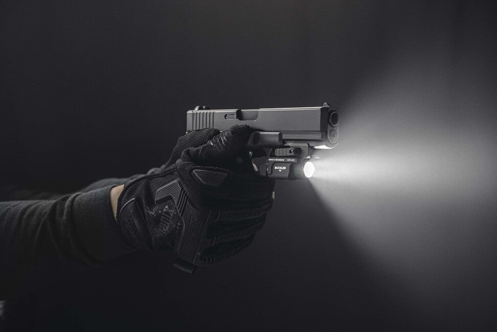 ArmyTek Buckler M1 luce per armi compatta e ricaricabile da 700 lm