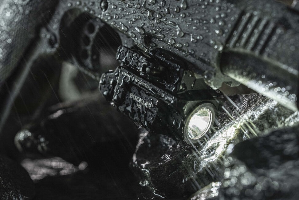 ArmyTek Buckler M1 luce per armi compatta e ricaricabile da 700 lm