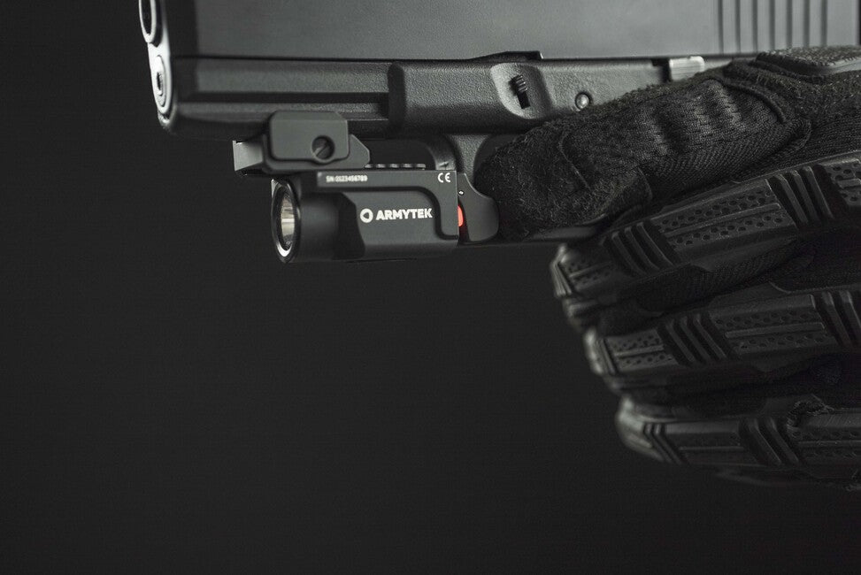 ArmyTek Buckler M1 luce per armi compatta e ricaricabile da 700 lm