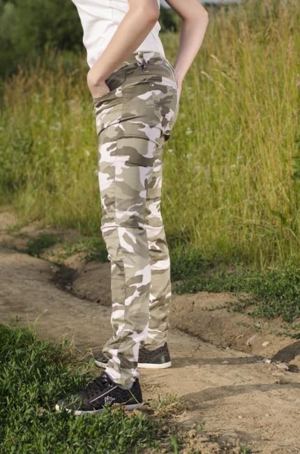 O&T Pantaloni da donna, verde chiaro mimetico
