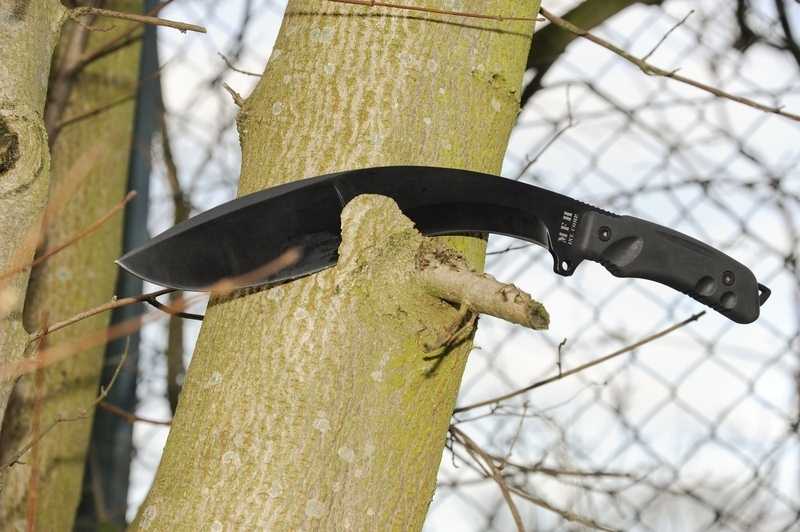 MFH machete kukri, nera con fodero