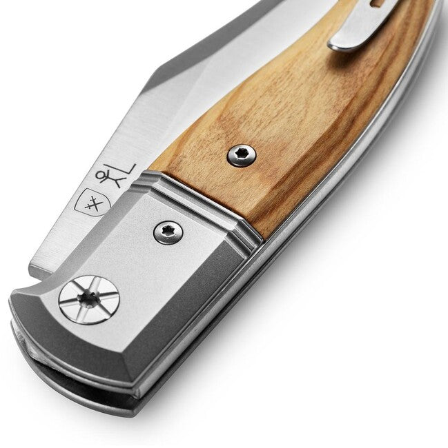Lionsteel Gitano é un nuovo coltello da tasca tradizionale con lama in acciaio Niolox GITANO GT01 UL
