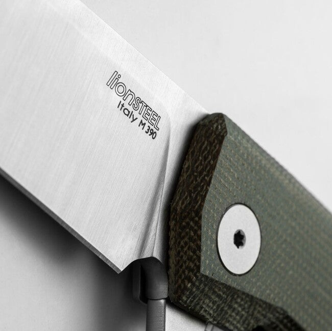 Lionsteel Myto é un coltello hi-tech per la chiusura dell'EDC con lama in acciaio M390 MYTO MT01 CVG.