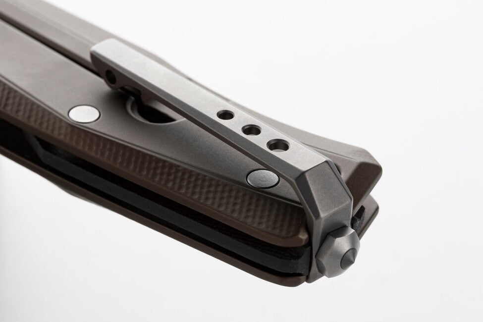 Lionsteel Myto é un coltello hi-tech per la chiusura dell'EDC con lama in acciaio M390 MYTO MT01A ES.