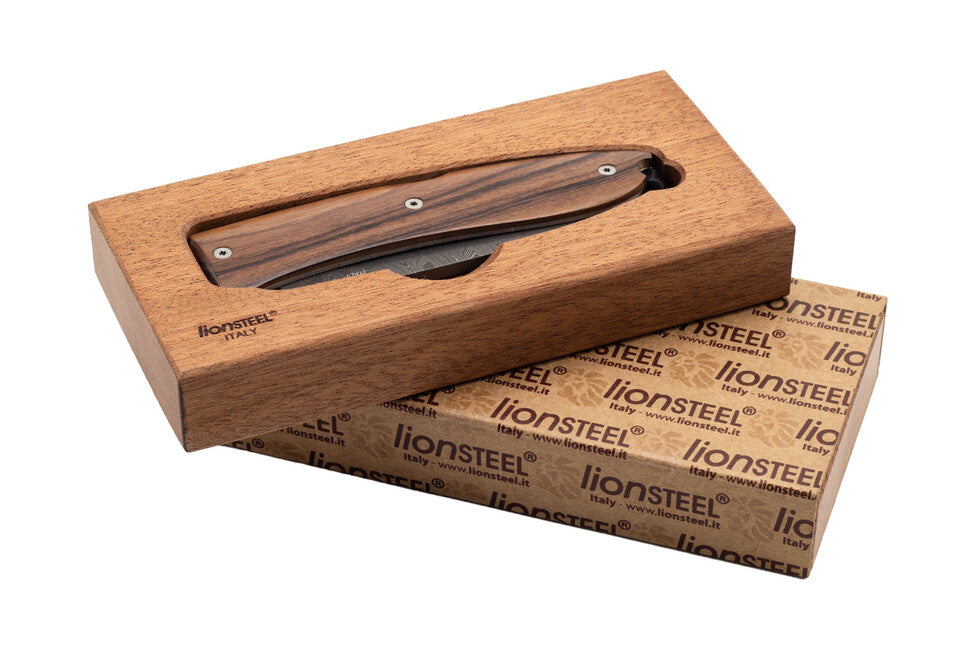 Lionsteel 8800D-ST coltello da tasca con lama in acciaio damascato Opera