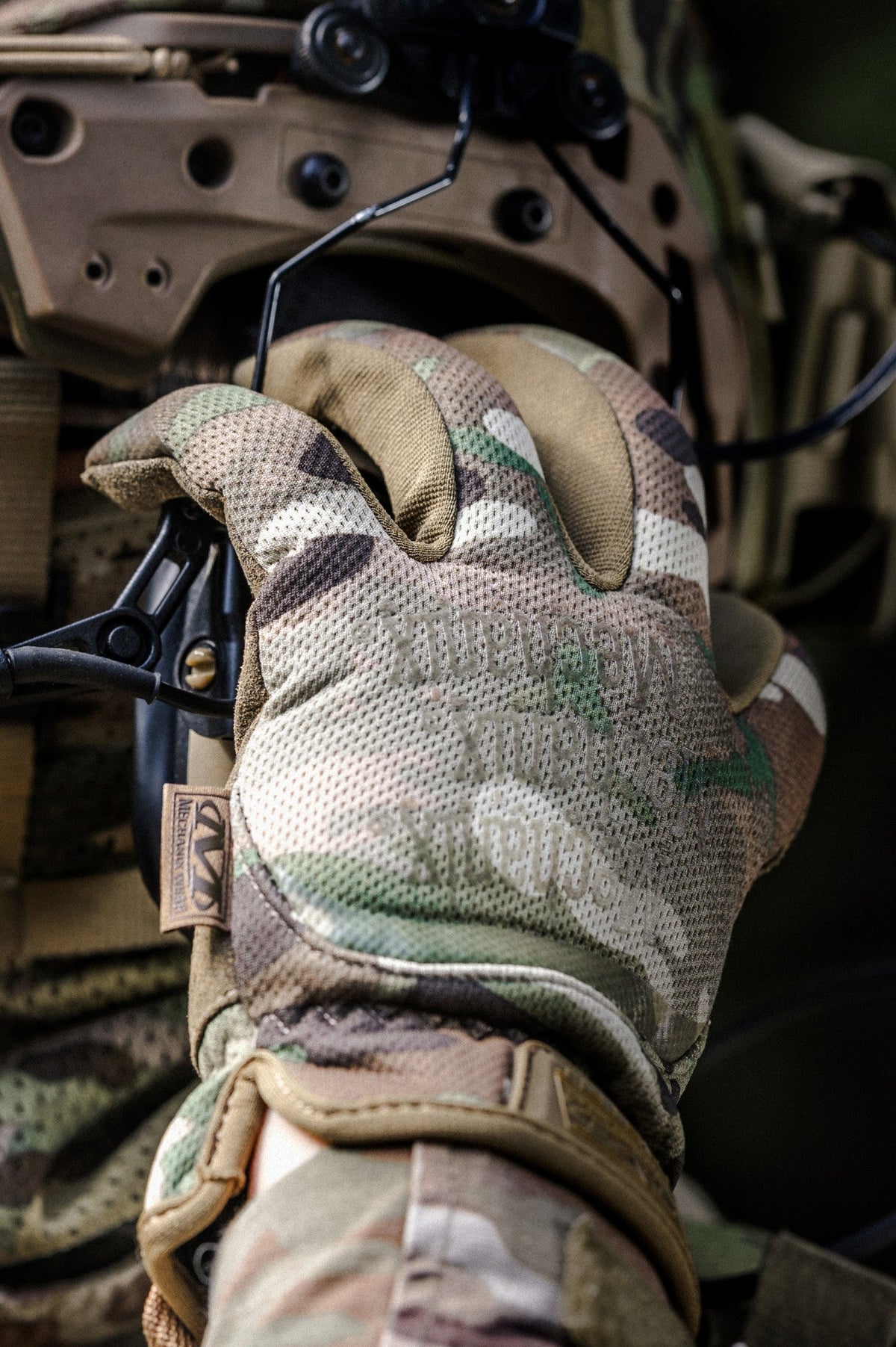 Mechanix FastFit guanti antistatici, multicam