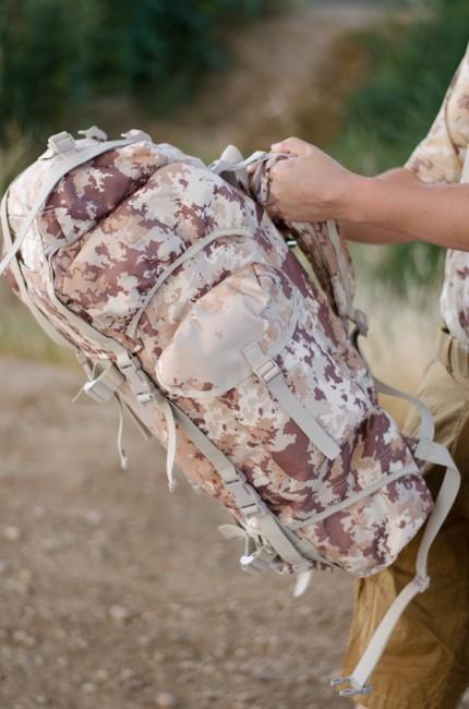 MFH BW zaino impermeabile, Vegetato desert 65L