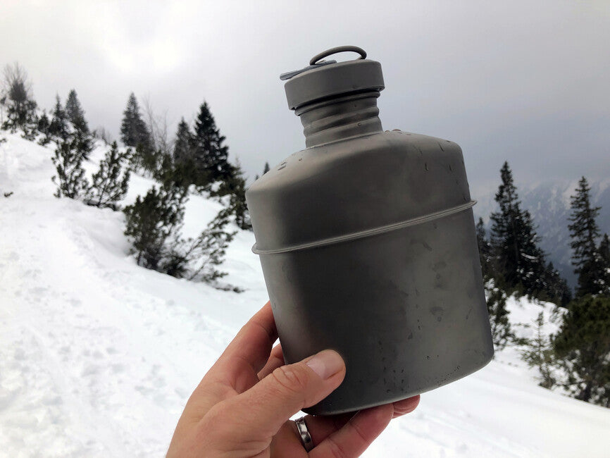 Origin Outdoors Mensa mensa in titanio con moschettone e borsa di trasporto 1 l