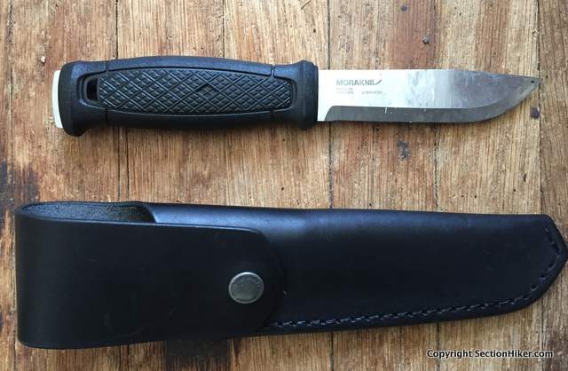 Mora of Sweden Garberg con fodero in pelle, nero