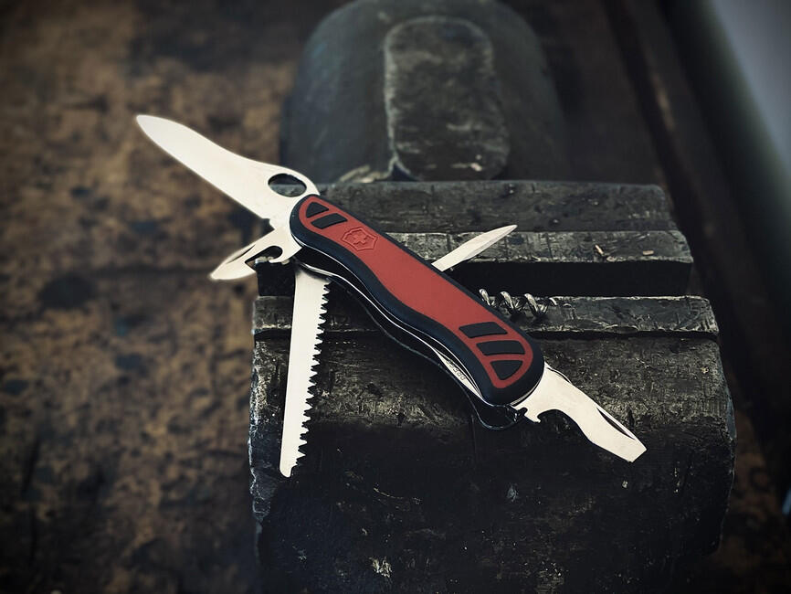 Victorinox Forester vx coltello tascabile 111mm, rosso-nero