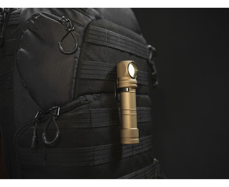 ArmyTek Wizard C2 Pro Max torcia portatile e LED bianca con supporto magnetico alimentata a batteria 4000 lm, sabbia